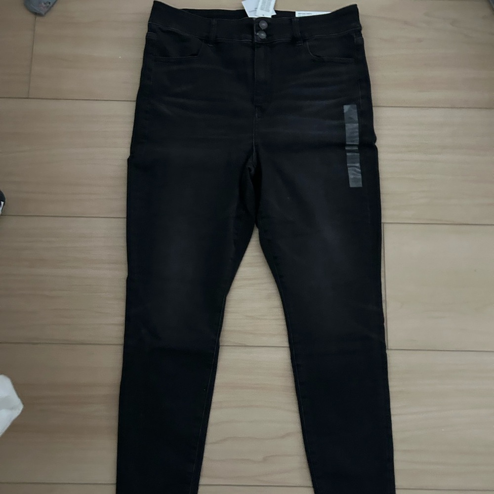 Women’s Black High-Waist Skinny Jeans